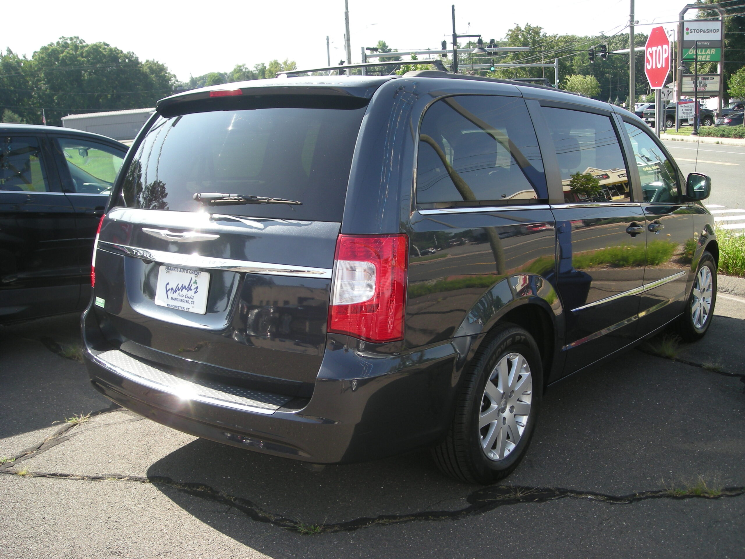 Used 2014 Chrysler Town & Country For Sale in Manchester, CT Pre
